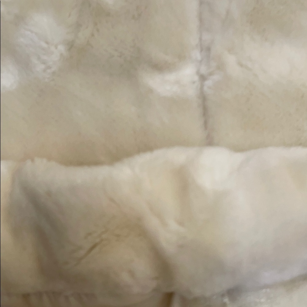 Beautiful coat - Picture 5 of 6